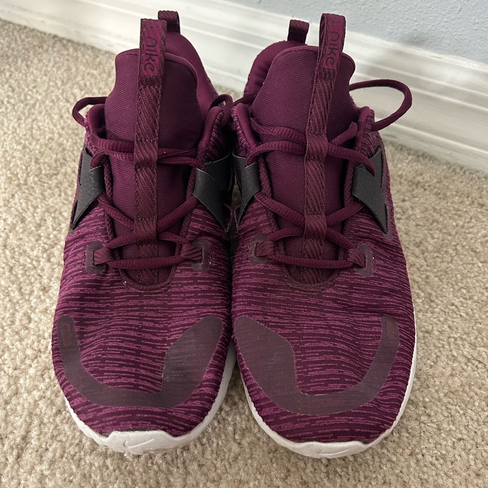 Nike Women's Athletic Shoes - Maroon and Black